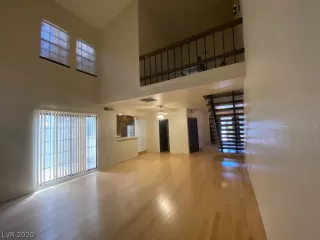 Photo #2: 2192318 Listing 