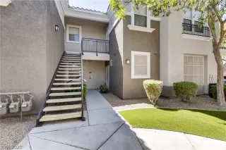 Photo #3: 2192325 Listing 