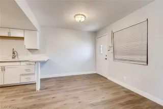 Photo #3: 2192327 Listing 