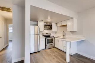 Photo #5: 2192327 Listing 