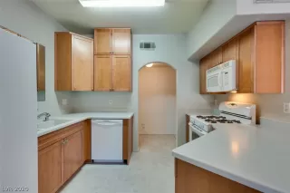 Photo #5: 2192372 Listing