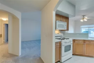 Photo #6: 2192372 Listing