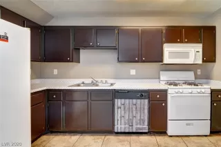 Photo #3: 2192382 Listing