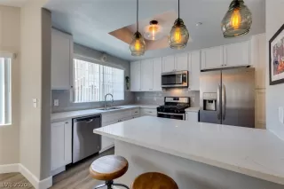 Photo #2: 2192384 Listing