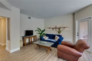 Photo #3: 2192384 Listing