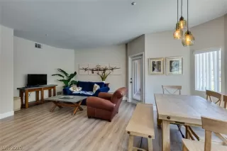 Photo #4: 2192384 Listing