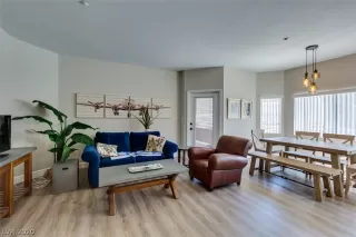 Photo #5: 2192384 Listing