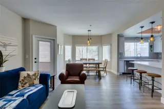 Photo #6: 2192384 Listing