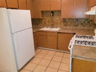 Photo #2: 2192409 Listing