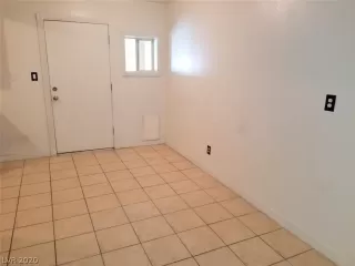 Photo #3: 2192409 Listing