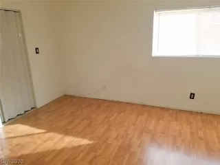 Photo #5: 2192409 Listing