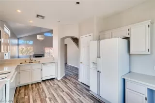 Photo #5: 2192517 Listing 