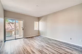 Photo #6: 2192517 Listing 