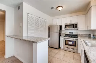 Photo #3: 2192568 Listing