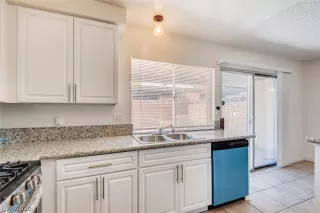 Photo #4: 2192568 Listing