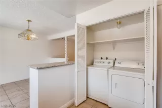 Photo #5: 2192568 Listing