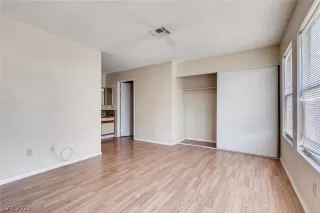 Photo #4: 2192574 Listing 