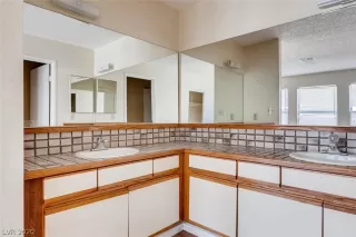 Photo #5: 2192574 Listing 