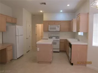 Photo #6: 2192609 Listing 