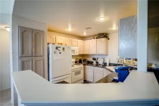 Photo #2: 2192619 Listing