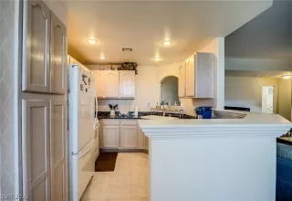 Photo #4: 2192619 Listing