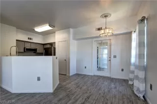 Photo #4: 2192631 Listing