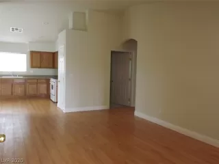 Photo #5: 2192669 Listing 