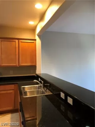 Photo #3: 2192752 Listing 