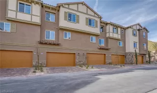 Photo #5: 2192899 Listing