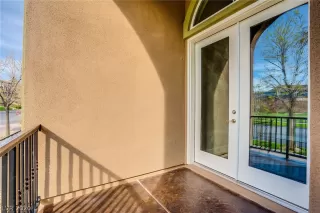 Photo #6: 2192899 Listing