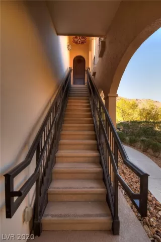 Photo #1: 2192917 Listing