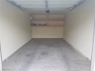 Photo #5: 2192972 Listing