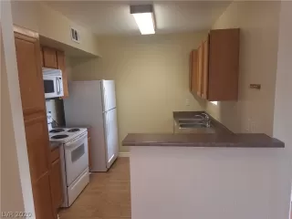 Photo #6: 2192972 Listing