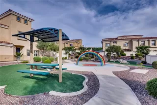 Photo #3: 2193025 Listing