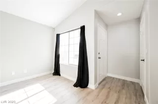 Photo #2: 2193039 Listing