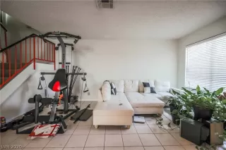 Photo #5: 2193074 Listing