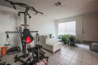 Photo #6: 2193074 Listing