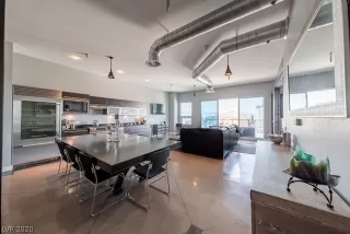 Photo #1: 2193136 Listing