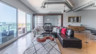 Photo #2: 2193136 Listing