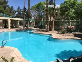 Photo #3: 2193143 Listing