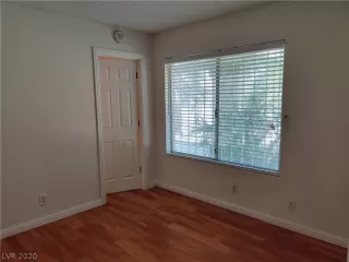 Photo #5: 2193191 Listing 