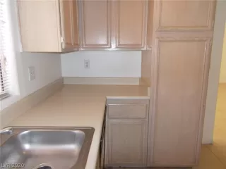 Photo #6: 2193225 Listing