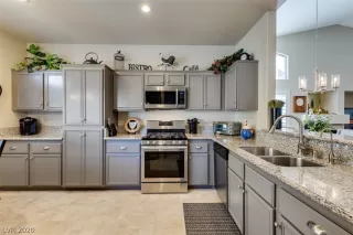 Photo #2: 2193261 Listing 