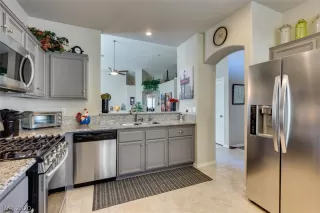 Photo #3: 2193261 Listing 