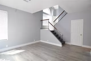 Photo #2: 2193318 Listing 