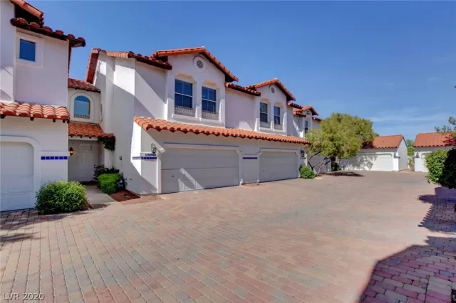 MLS: 2193353 Condo For Sale