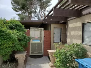 Photo #2: 2193501 Listing