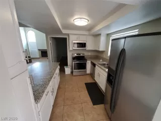 Photo #3: 2193501 Listing