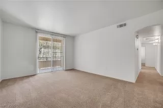 Photo #3: 2193508 Listing