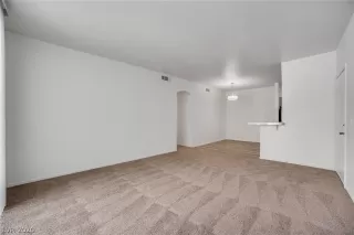 Photo #5: 2193508 Listing